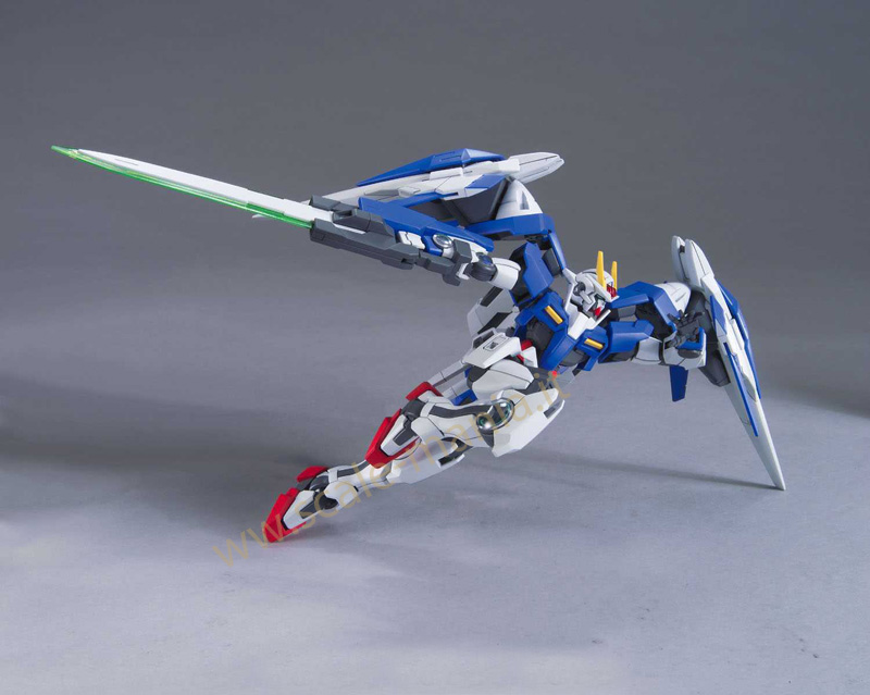 GNT-0000+00 Raiser + GN Sword III 1:144 - serie High Grade 00 by Bandai