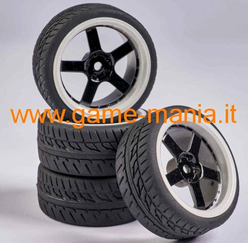 Set 4 gomme lattice montate su cerchi a 5 razze by Carson