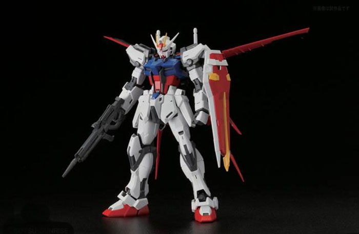 GAT-X105 Aile Strike Gundam in scala 1:100 serie MG by Bandai