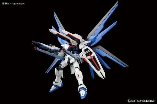 Freedom Gundam in scala 1:144 HG Cosmic Era Revive by Bandai
