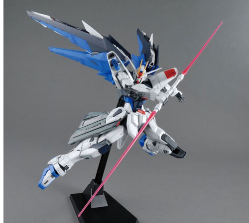 ZGMF-X10A Freedom Gundam Ver.2.0 scala 1:100 MG by Bandai