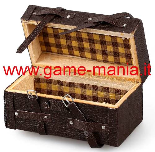 Leather case with straps in 1/10 scale by GMI